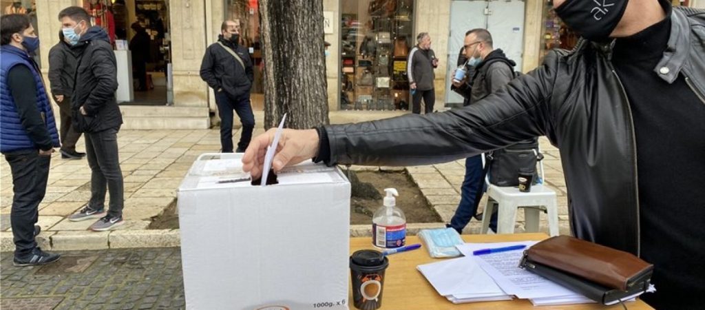 «Τσουνάμι» κινητοποιήσεων σε όλη την Ελλάδα – Επιχειρηματίες τις εστίασης παρέδωσαν τα κλειδιά τους