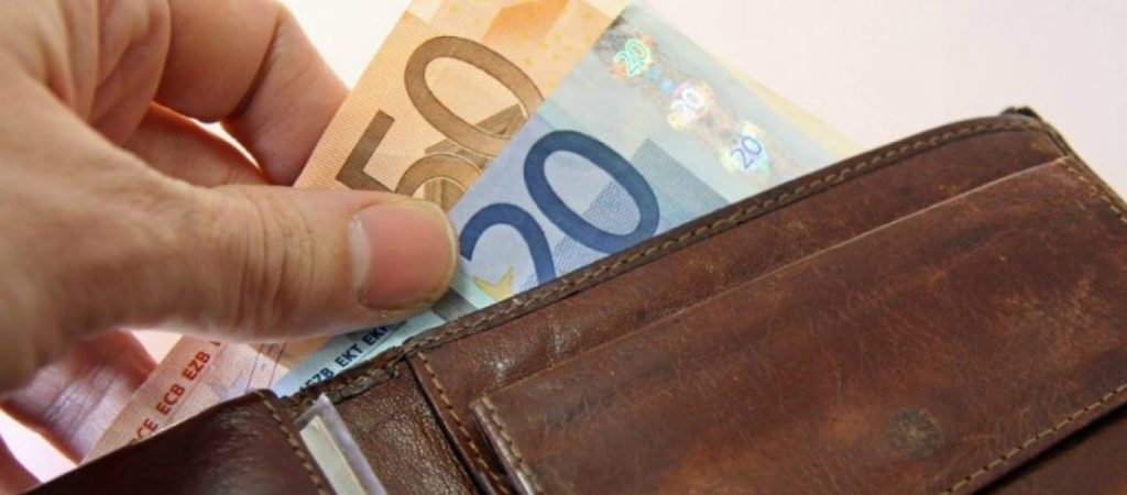 Προκαταβολή σύνταξης: Τέλη Απριλίου η «ανάσα» για περίπου 70.000 συνταξιούχους – Τι πρέπει να ξέρετε