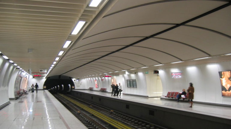 Κλείνει ο σταθμός του μετρό «Πανεπιστήμιο» με εντολή της ΕΛ.ΑΣ