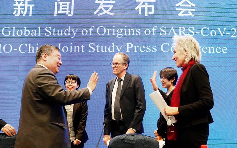 Τι συμβαίνει με τον ΠΟΥ; Ξαφνικά αλλαγή στάσης: «Όλα τα ενδεχόμενα ανοικτά για την προέλευση του COVID-19»