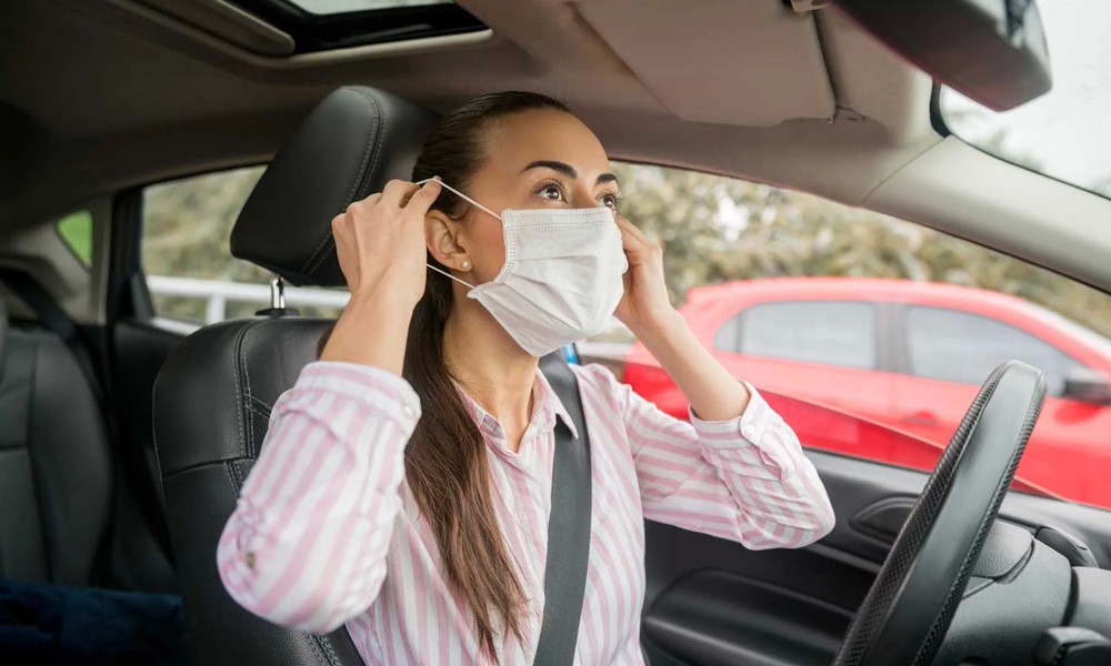 Ποιοι εξαιρούνται από τη χρήση μάσκας στο αυτοκίνητο – Πόσοι επιβάτες επιτρέπονται σε ΙΧ και ταξί