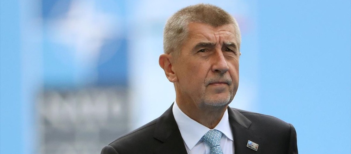 Αποκαλύψεις από τον Τσέχο πρωθυπουργό για «υπόγειες» συμφωνίες για τα εμβόλια της AstraZeneca
