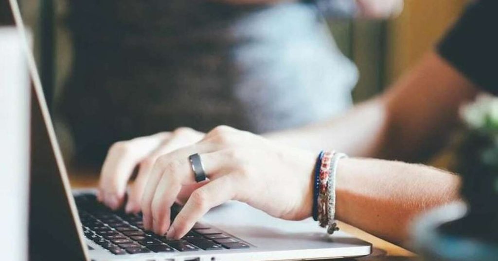 Μαθηματικός έδινε διάλεξη επί 2 ώρες μέσω Zoom ενώ ήταν… στο αθόρυβο (βίντεο)