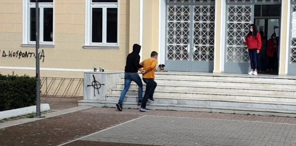 Δολοφονία στη Ναύπακτο: Αυτόπτης μάρτυρας περιγράφει τη στιγμή της επίθεσης