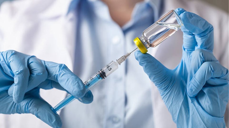 Νέες οδηγίες για τα εμβόλια mRNA – Ποιες ηλικίες μπορούν να το κάνουν;