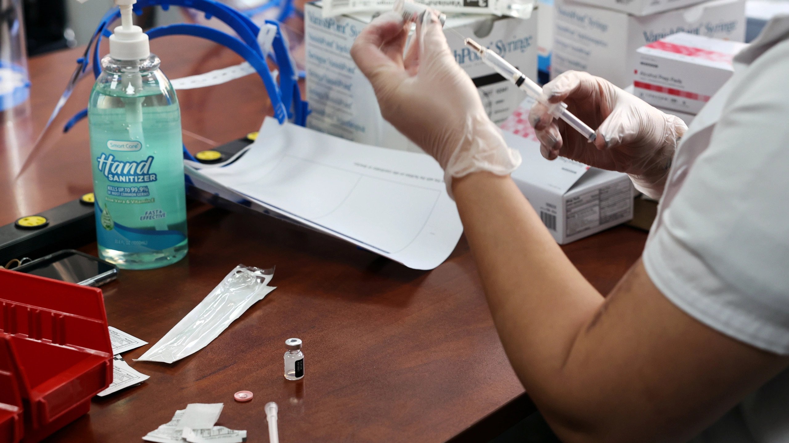 ΗΠΑ: Βρέθηκαν θετικοί στον κορωνοϊό δύο εβδομάδες αφού είχαν εμβολιαστεί με την δεύτερη δόση!