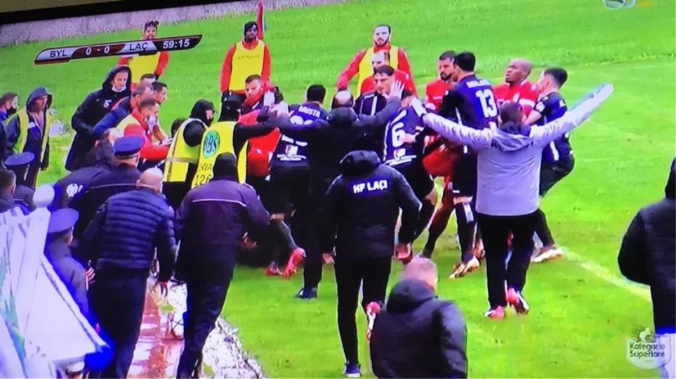 Ματς του αλβανικού πρωταθλήματος και το γήπεδο έγινε ρινγκ – Απίστευτο ξύλο (βίντεο)