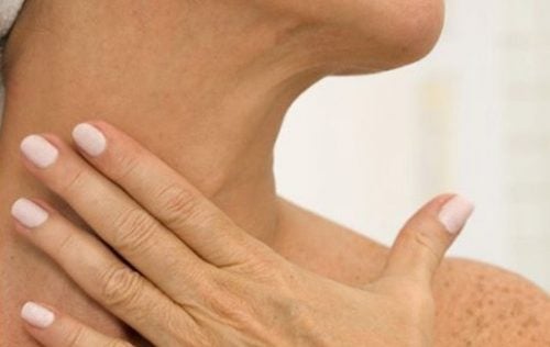 Τι πρέπει να κάνετε για να αντιμετωπίσετε τις ρυτίδες στο λαιμό σας