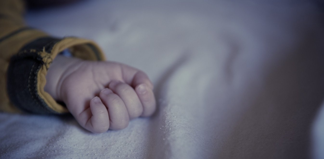 Αυστραλία: Μητέρα άφησε το 7 μηνών μωρό της να πνιγεί στη μπανιέρα για να μπει στο Facebook