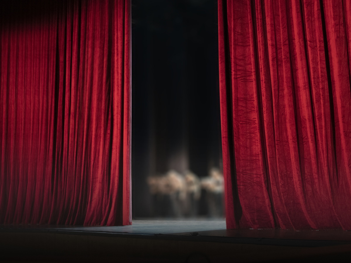 Νέα καταγγελία στο χώρο του θεάματος – «Με βίασε σε σπίτι στο Μεταξουργείο σε ηλικία 22 ετών»