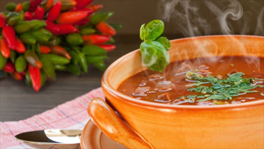 Οι τρεις τροφές που θα σας… ζεστάνουν όταν κάνει κρύο