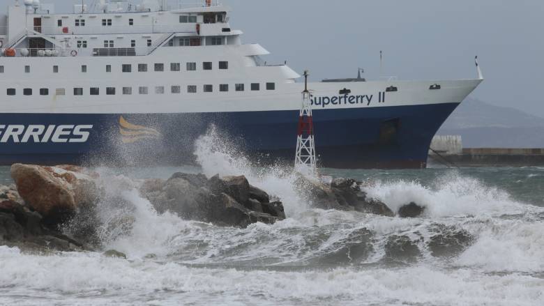 Προβλήματα στις ακτοπλοϊκές συγκοινωνίες λόγω της κακοκαιρίας – Ποια δρομολόγια δεν πραγματοποιούνται