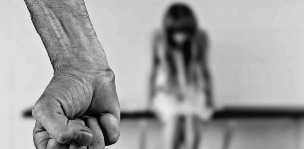Στο «φως» δύο καταγγελίες από φοιτήτριες για σεξουαλική παρενόχληση από καθηγητή στη Σχολή Καλών Τεχνών