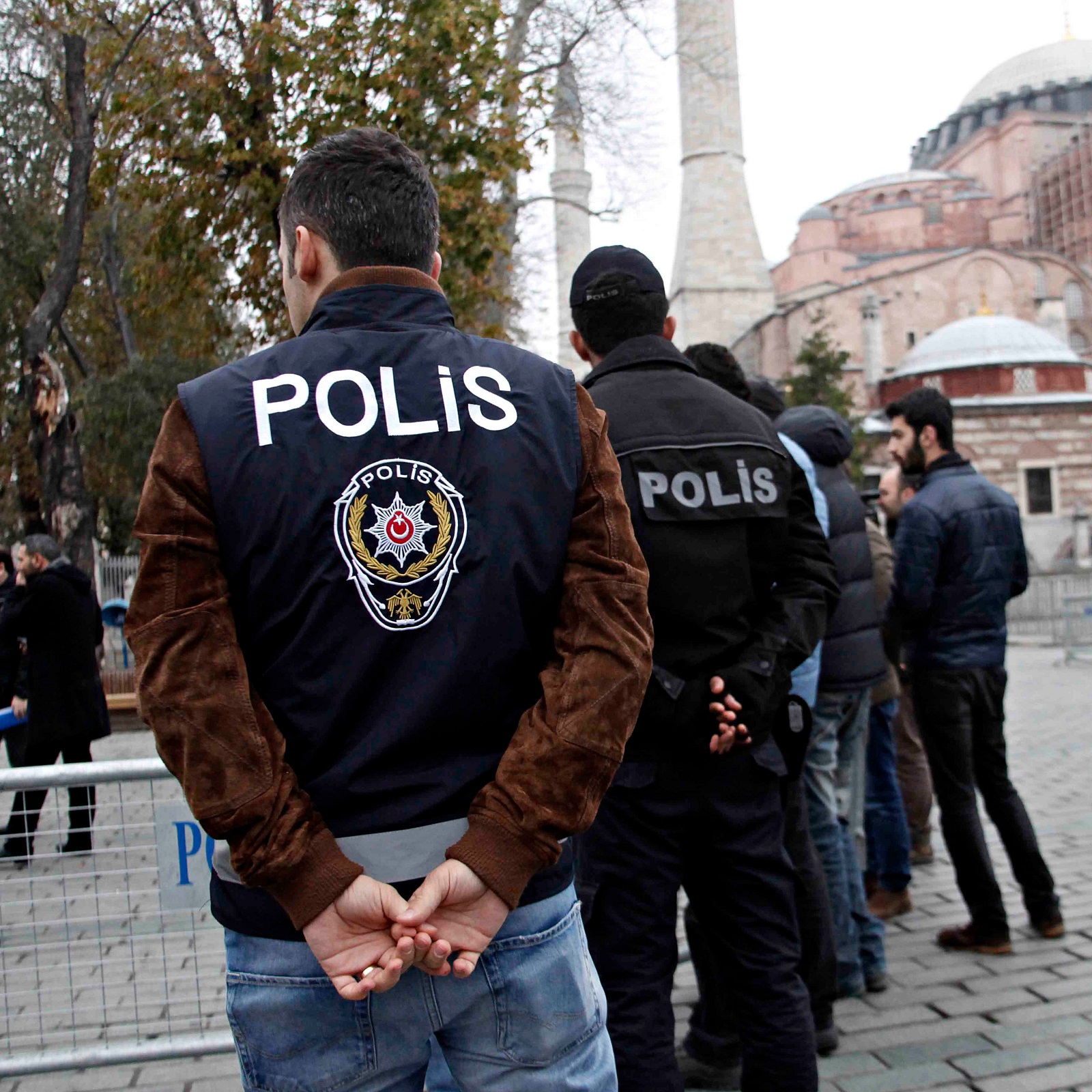 Εκατοντάδες άτομα συνέλαβε η τουρκική Αστυνομία για σχέσεις με το ΡΚΚ