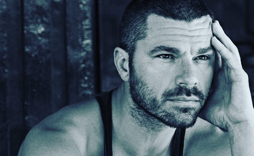 Ο Χρήστος Βασιλόπουλος καταγγέλλει σκηνοθέτη: «Μου ζήτησε να γδυθώ μετά το τέλος της ακρόασης» (βίντεο)