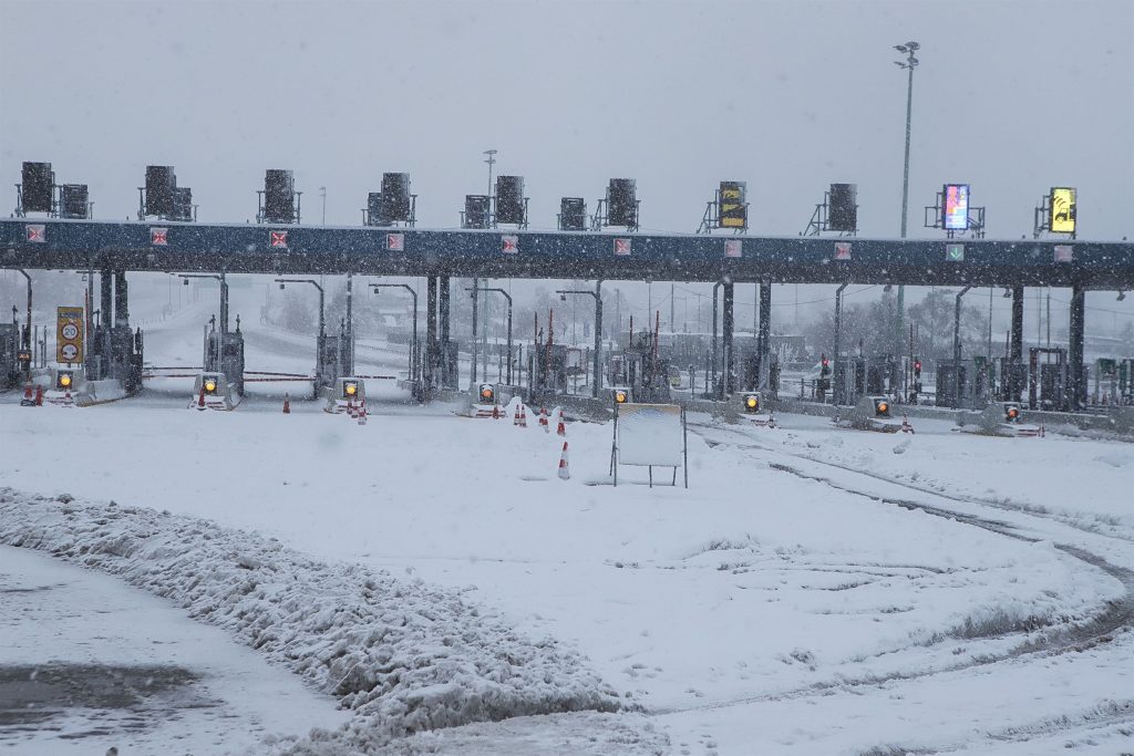 Κακοκαιρία: Απαγόρευση κυκλοφορίας φορτηγών άνω των 3,5 τόνων στην Αττική Οδό