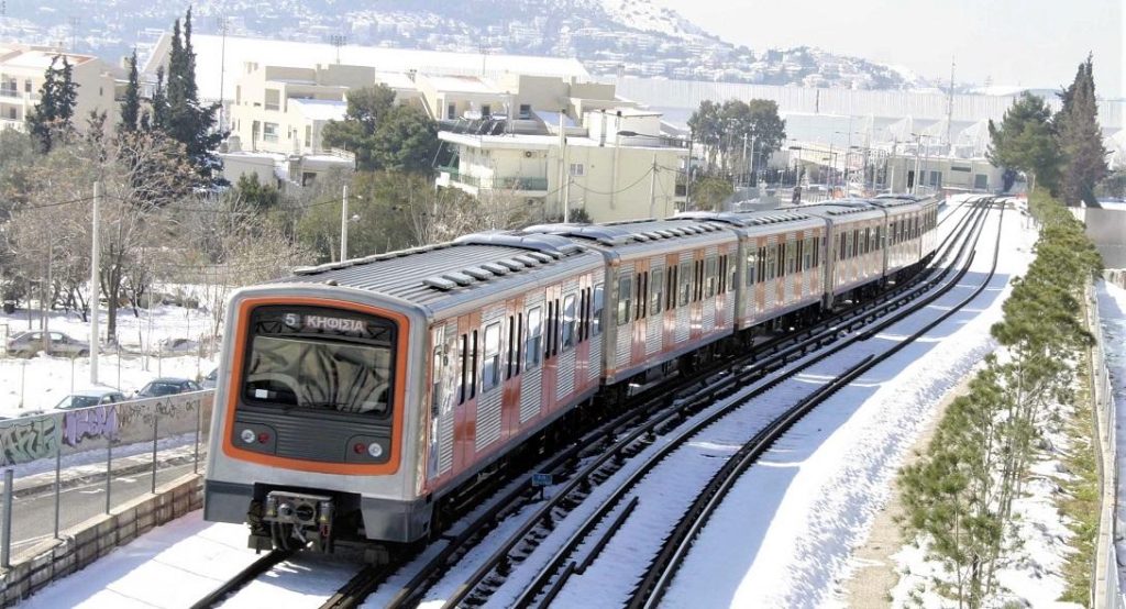 Εκτός λειτουργίας ο Ηλεκτρικός λόγω χιονόπτωσης – Αλλαγές και στο μετρό