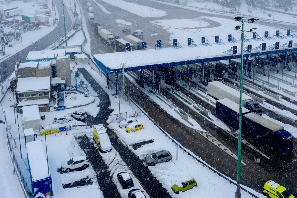 Πνίγηκε στο… χιόνι η κυβέρνηση: Τα έκλεισε ξανά όλα! – Πολλά προβλήματα σε ηλεκτροδότηση και μετακινήσεις