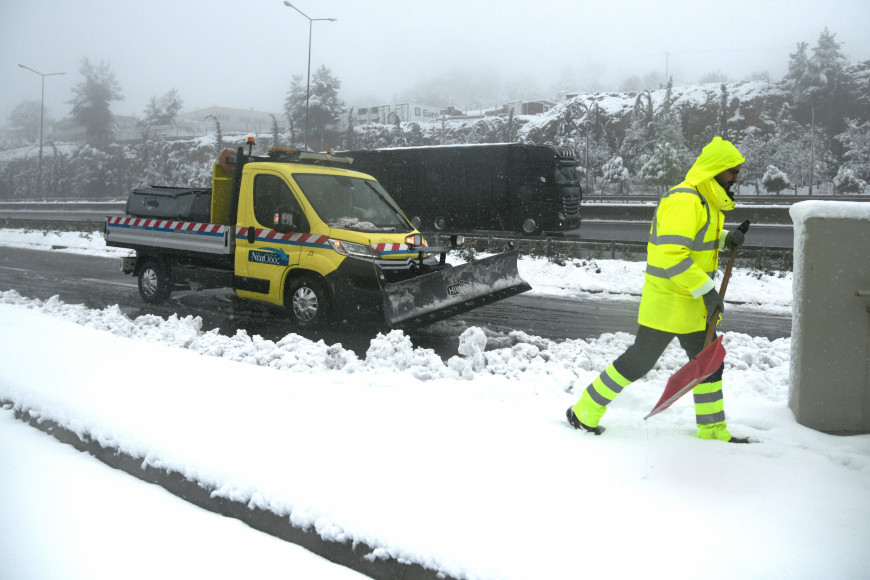 Στη «μέση» η Ε.Ο Αθηνών-Λαμίας μέχρι τις 7 το πρωί – Κλειστή μέχρι τη γέφυρα Καλυφτάκη