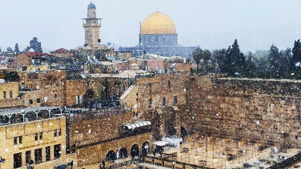 Ιερουσαλήμ: «Ντύθηκε» στα λευκά για πρώτη φορά εδώ και έξι χρόνια (βίντεο)