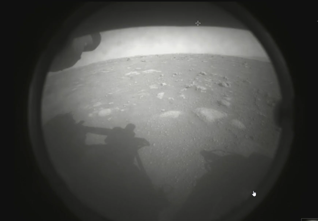 «Perseverance»: Έφτασε στον Άρη το ρόβερ της NASA – Θα αναζητήσει σημάδια ζωής – Οι πρώτες εικόνες (βίντεο)
