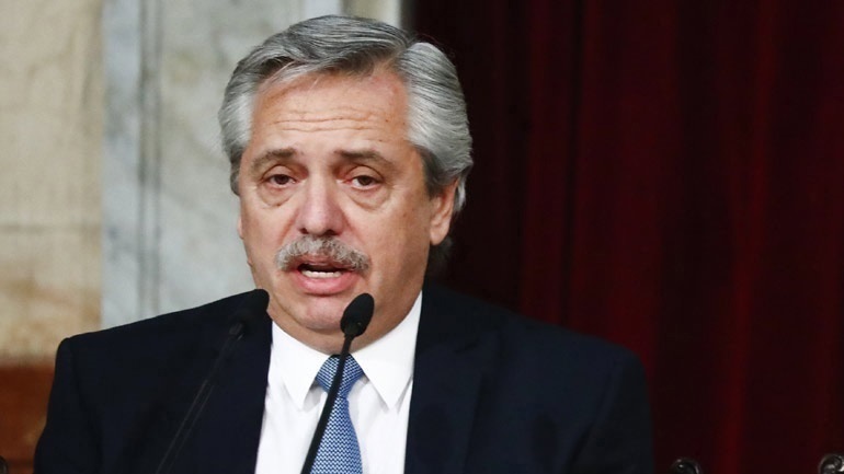 Σκάνδαλο με «προνομιακούς εμβολιασμούς» στην Αργεντινή – Παραιτήθηκε ο υπουργός Υγείας