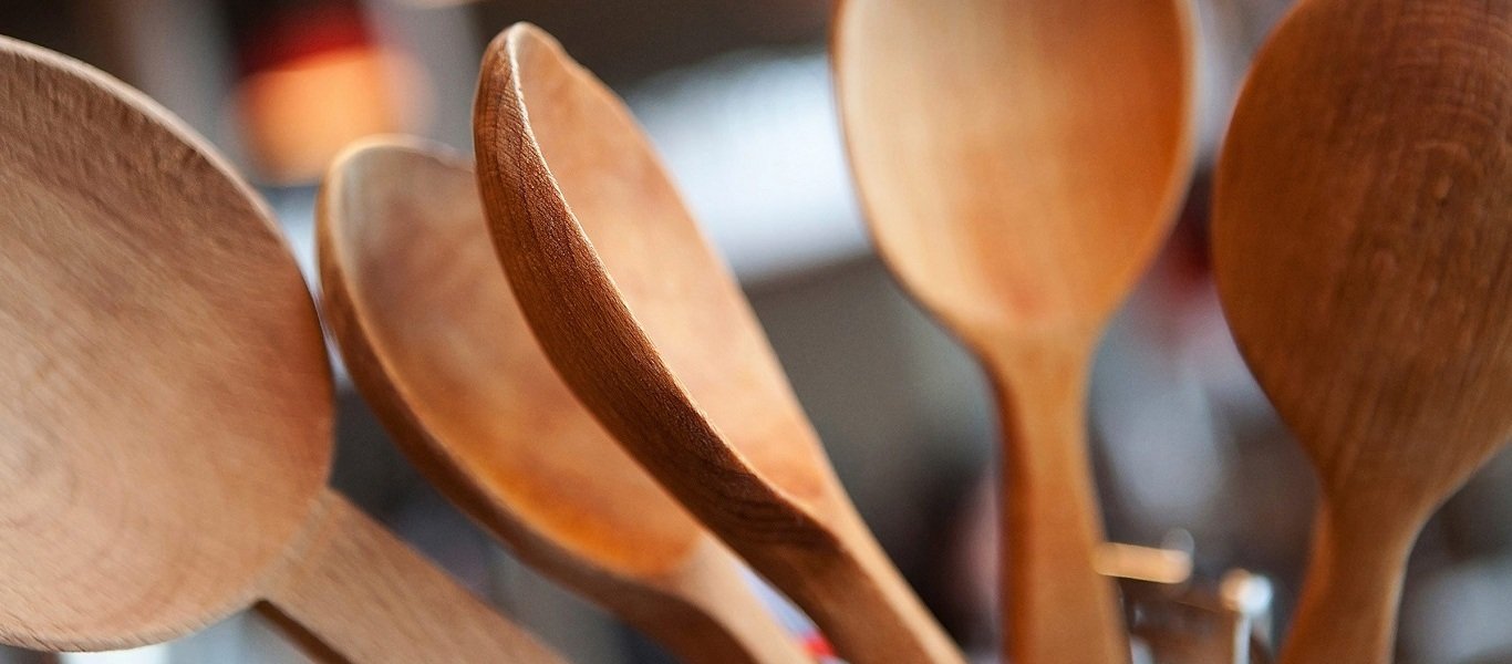 Το μυστικό με την ξύλινη κουτάλα που θα κάνει ευκολότερο το βράσιμο ζυμαρικών