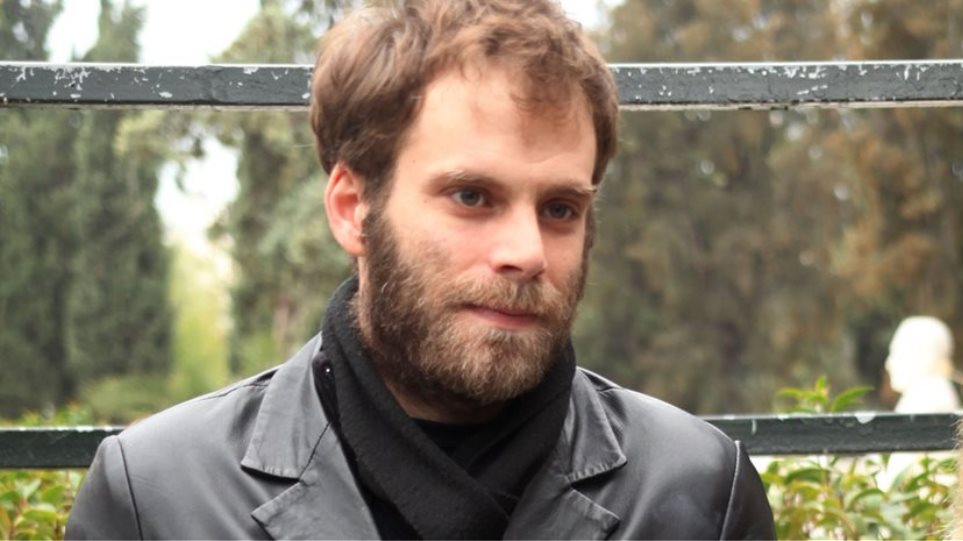 Όμηρος Πουλάκης (μαθητής και συνεργάτης Δ.Λιγνάδη): «Έχουμε υποστεί σοκ – Έπρεπε να πει συγγνώμη η Λ.Μενδώνη»