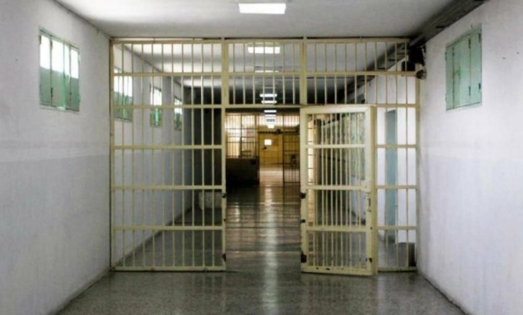 Κρατούμενος στις φυλακές Χανίων «λούστηκε» με αντισηπτικό και αυτοπυρπολήθηκε