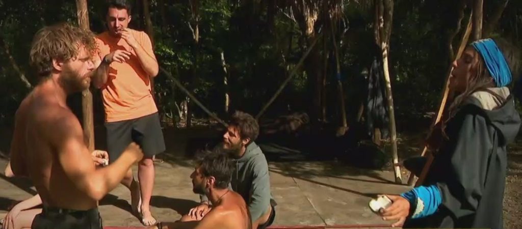 Survivor: Συνεχίζονται οι εντάσεις στους Μπλε – «Δεν γίνεται να με αποκαλείς κλέφτρα στο παννελήνιο»