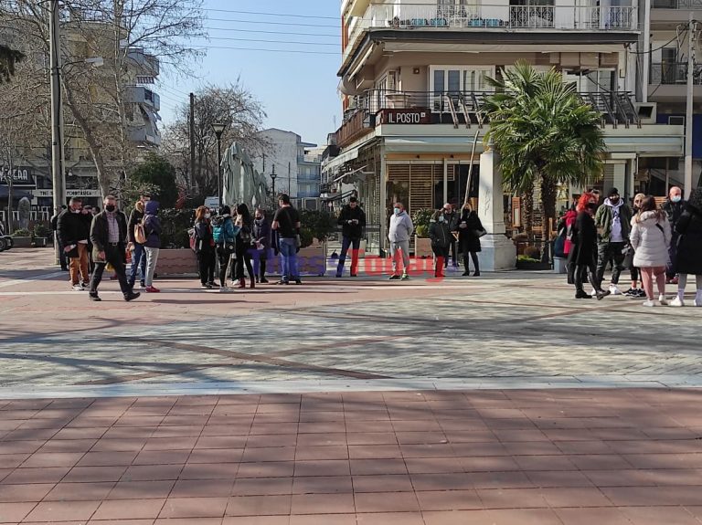 Εύοσμος: Κάτοικοι διαμαρτυρήθηκαν για 3η συνεχόμενη μέρα για τo lockdown και για τη δημιουργία hot spot αλλοδαπών