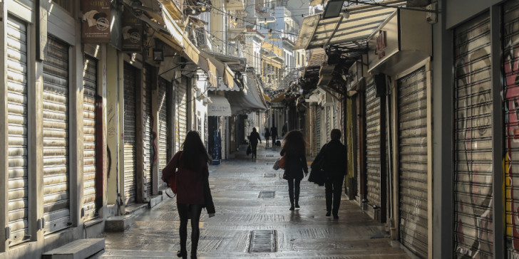 Καθηγητής Τούντας: «Να ανοίξει πρώτα το λιανικό εμπόριο και μετά τα σχολεία»