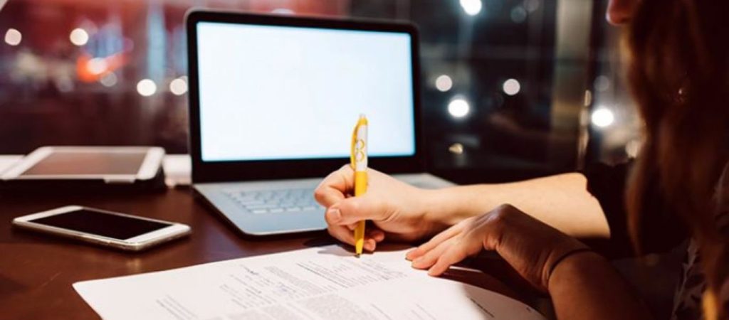 Αντίστροφη μέτρηση για το voucher των 200 ευρώ – Πότε θα ξεκινήσει η υποβολή αιτήσεων