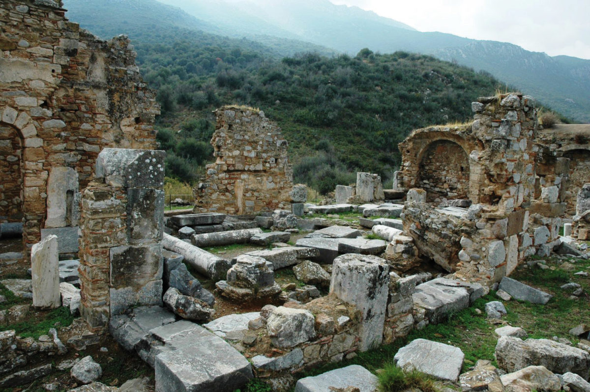 Η ιστορική Τροιζήνα εγκαταλελειμμένη στη λήθη (βίντεο)