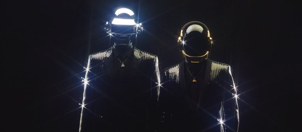 Daft Punk: Αποκάλυψαν τα πρόσωπά τους μετά από 28 χρόνια (φώτο)