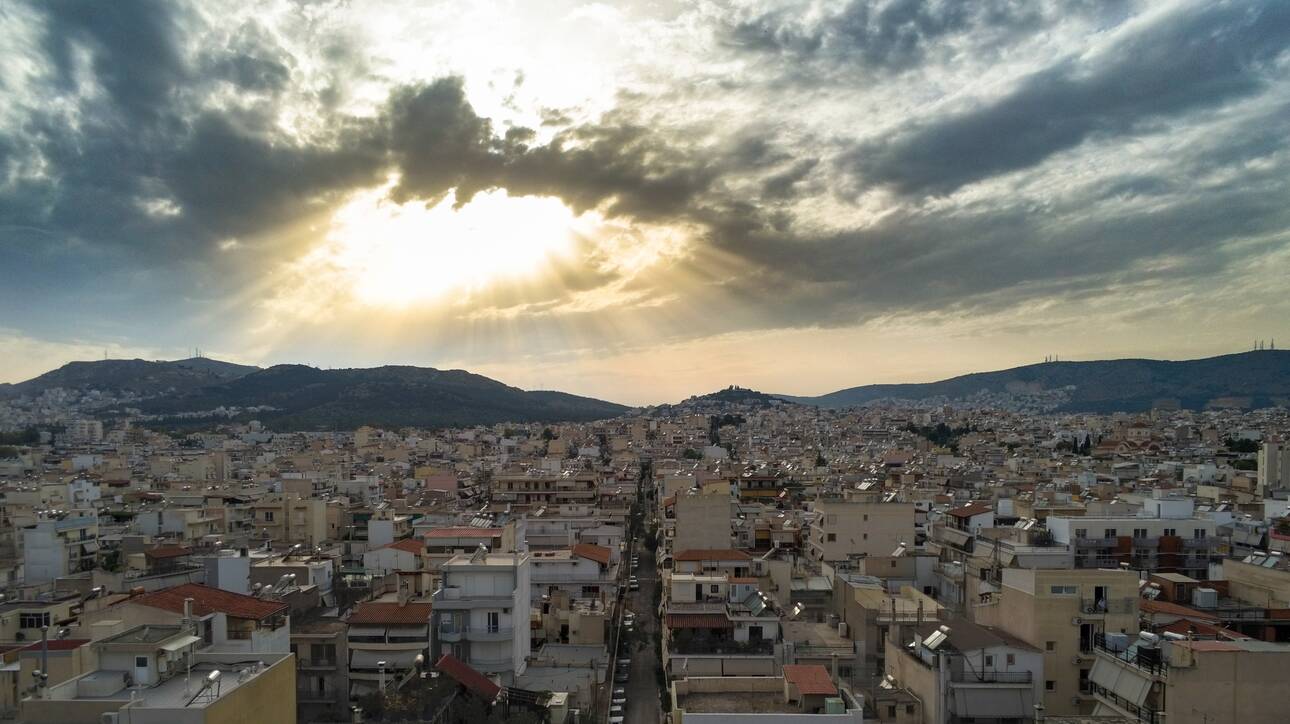 Καιρός: Ανοιξιάτικο το σκηνικό σήμερα – Στους 19 βαθμούς ο υδράργυρος στην Αττική