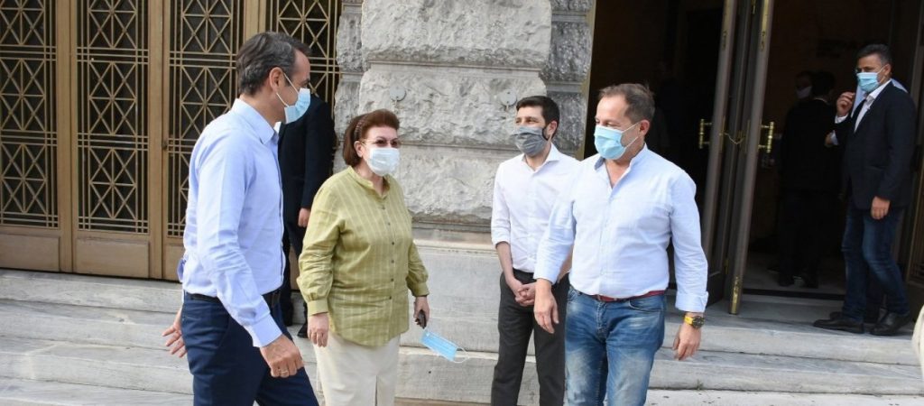 Ο Κ.Μητσοτάκης τώρα… «στηρίζει» τη Λ.Μενδώνη παραδεχόμενος πως ο Λιγνάδης ήταν επιλογή του