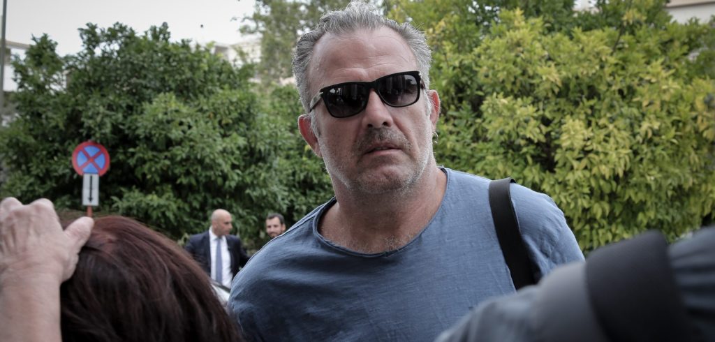 Στον Εισαγγελέα ο Π.Τσαρούχας: «Καταθέσαμε τους φακέλους που έχουμε για προσβολή γεννετήσιας αξιοπρέπειας» (upd2)