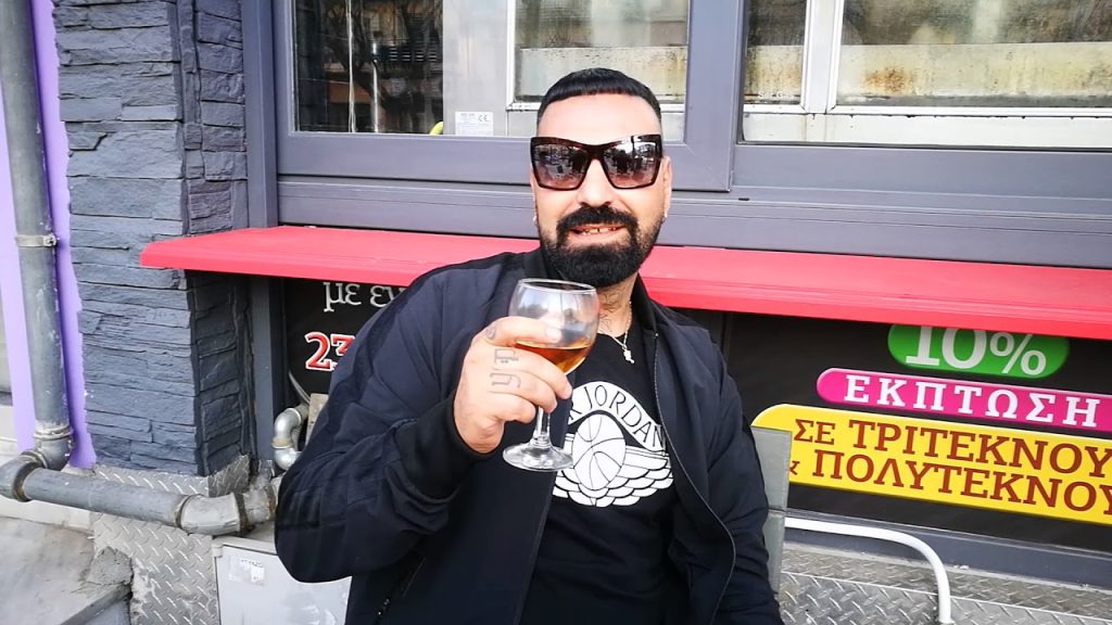 Ράπερ Υποχθόνιος Vs Ν. Ρωμανού (ΝΔ): «Θες να φας στη μάπα καμία χρυσή από glock»;