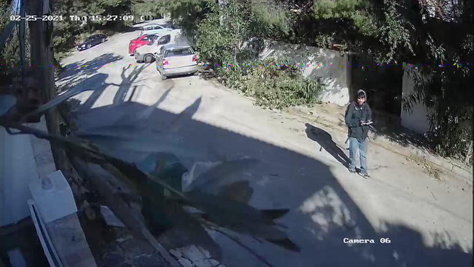 Οι ύποπτες κινήσεις έξω από το σπίτι της Μαρίας Καρρά, συζύγου του Γιώργου Τράγκα (φωτό)