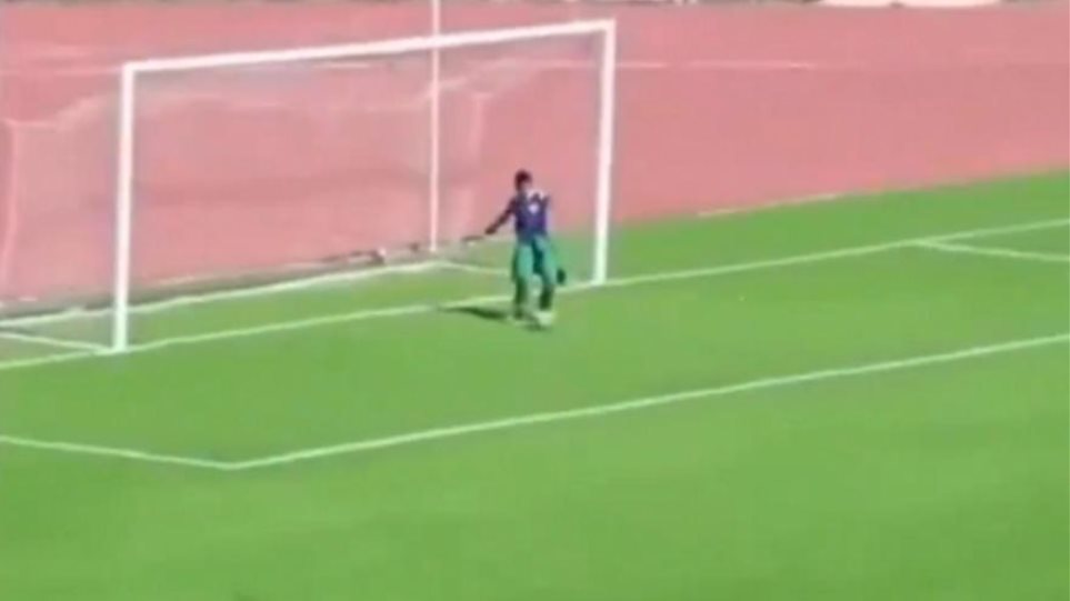 Αλγερία: Το ball boy δεν άντεξε και έσωσε την ομάδα του από σίγουρο γκολ (βίντεο)