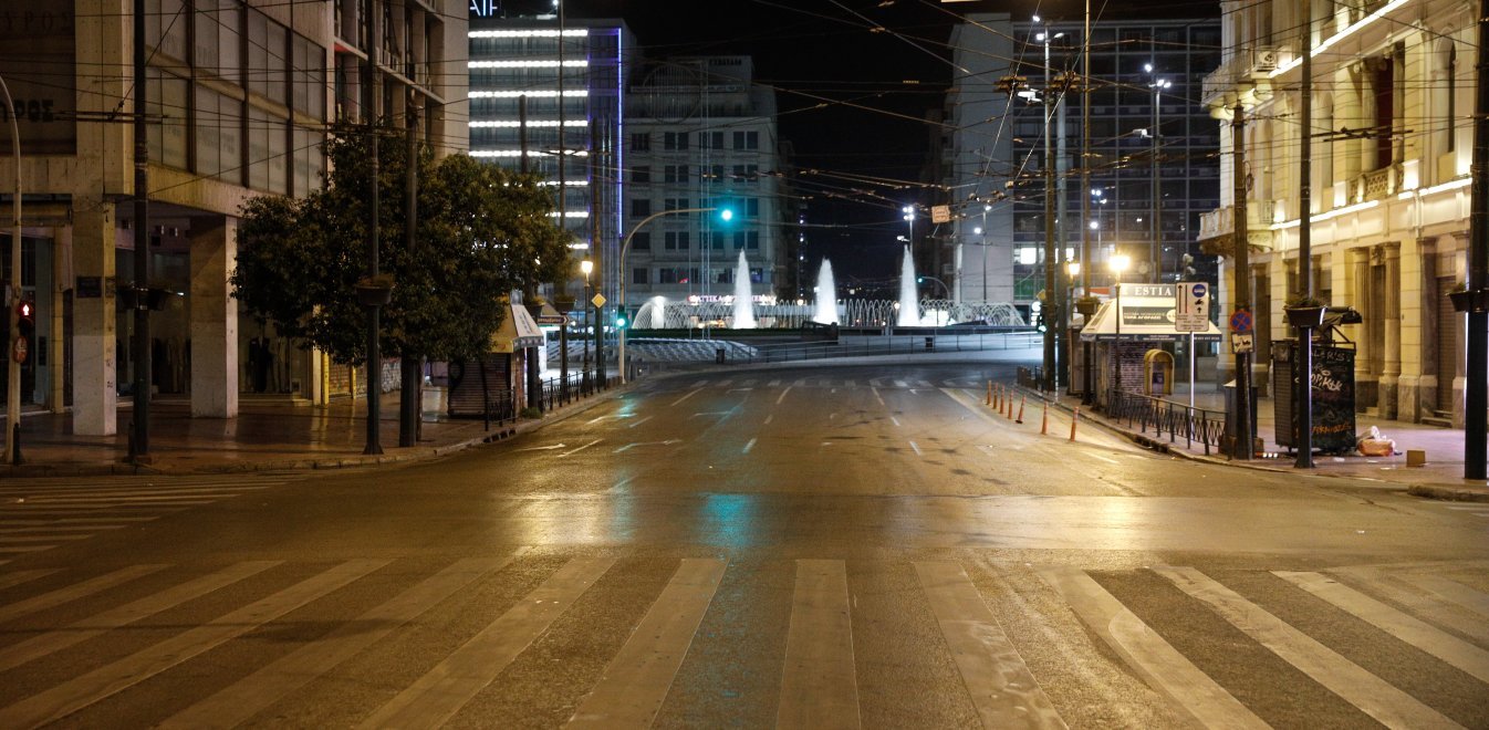 Άδειασαν οι κεντρικοί δρόμοι σε Αθήνα & Θεσσαλονίκη από αυτοκίνητα (live εικόνα)