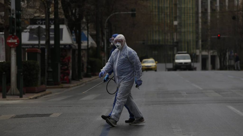 Τρομολαγνικό σενάριο από τους ειδικούς: ​«Δεν θα δούμε για χρόνια την κανονικότητα που είχαμε – Να αλλάξουμε συνήθειες»!