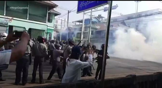 Μιανμάρ: Τουλάχιστον 18 νεκροί σε επεισόδια μεταξύ διαδηλωτών και αστυνομίας