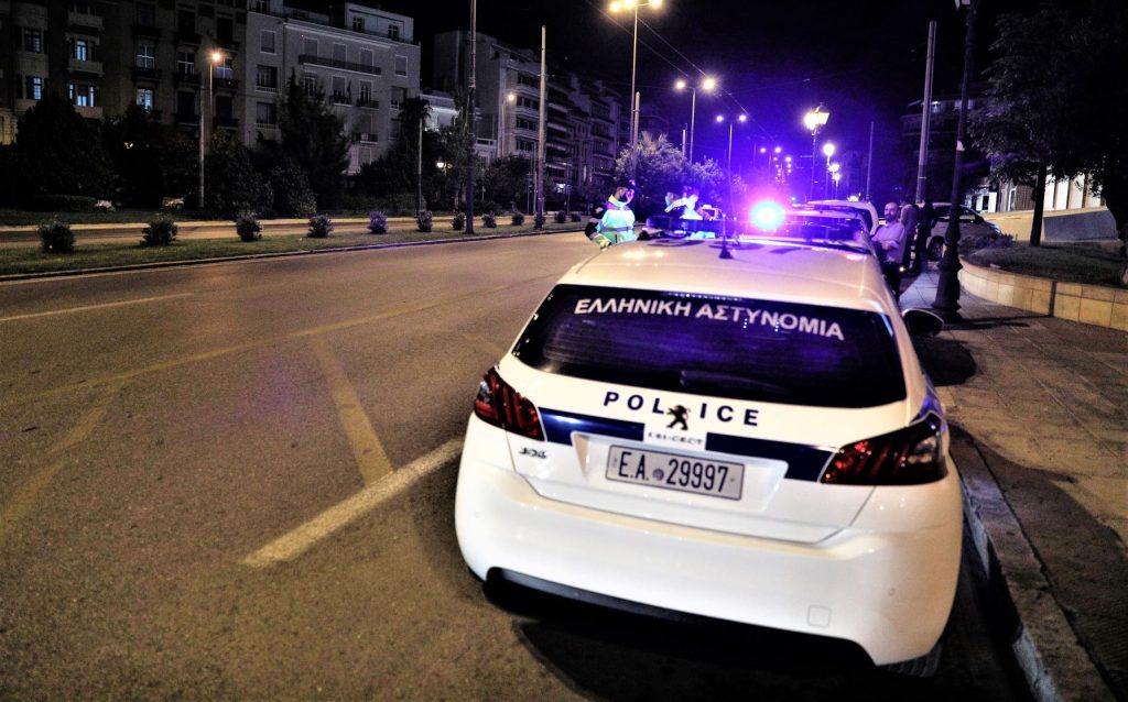 Μπαράζ επιθέσεων σε τράπεζες και καταστήματα και η πολιτική αντιπαράθεση για τον Δ.Κουφοντίνα