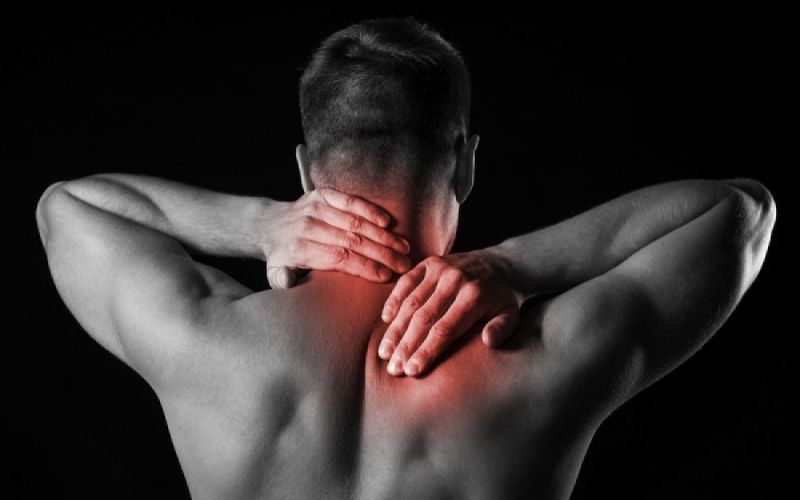 Τι μπορείς να κάνεις για να μειώσεις τον πόνο στον αυχένα και τον ώμο λόγω του στρες;