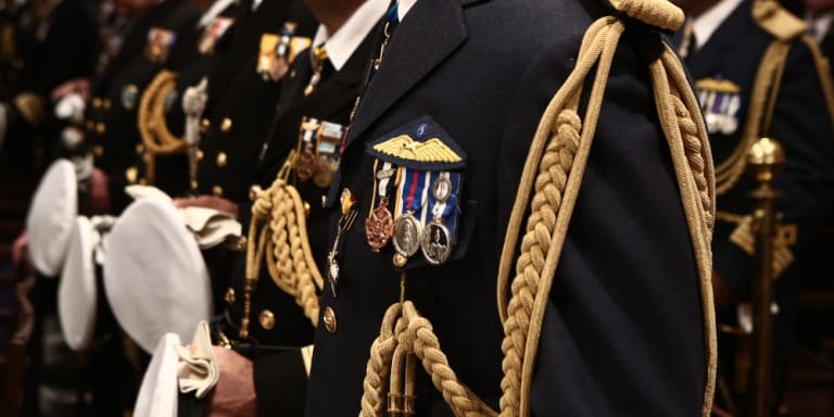 Κρίσεις: Ποιοι ανώτατοι αξιωματικοί των ΕΔ διατηρούνται και  ποιοι αποστρατεύονται