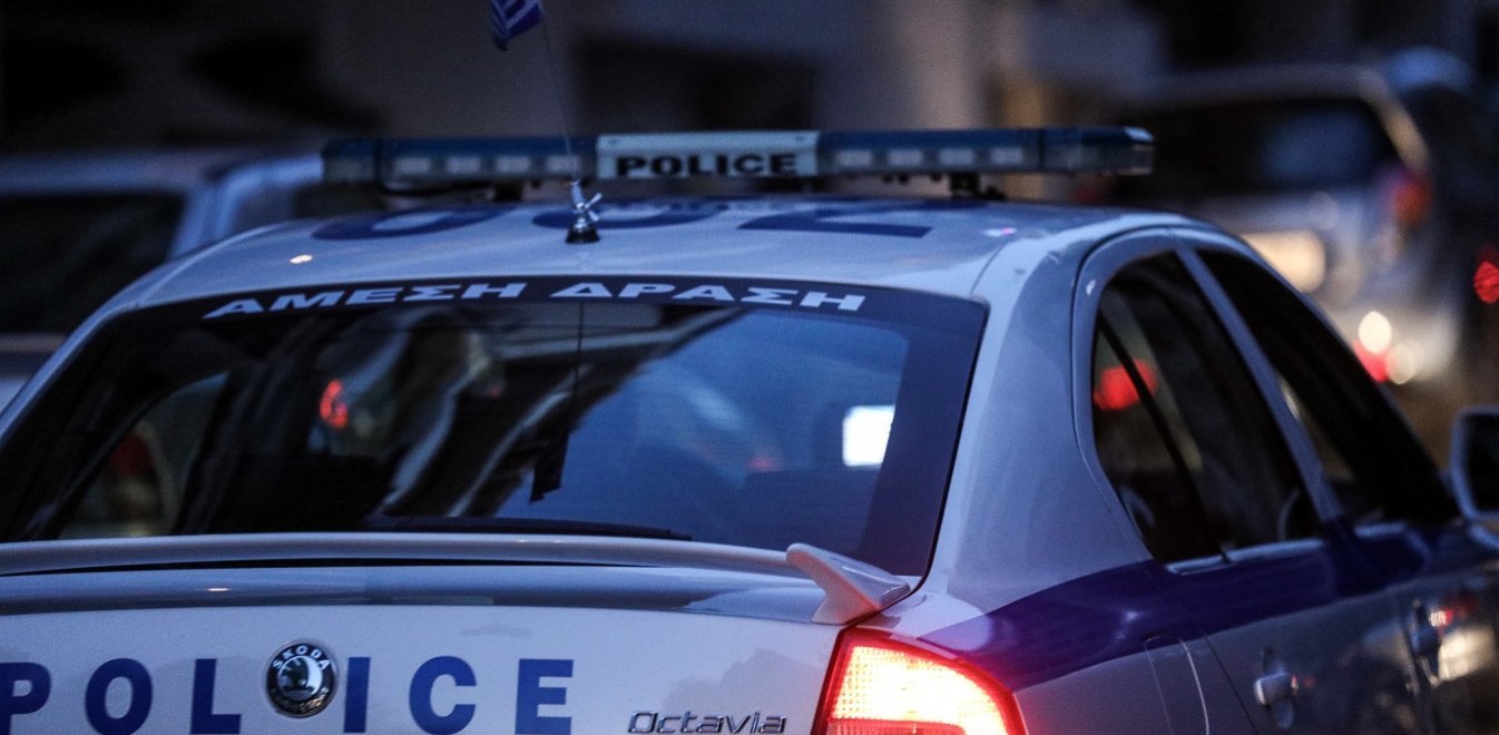 Συνελήφθησαν δύο άτομα για διακίνηση ναρκωτικών στη Γλυφάδα