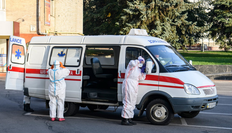 Ουκρανία: Αρνητές εμβολιασμού οι γιατροί- Νοσοκομεία πέταξαν στα σκουπίδια τα εμβόλια