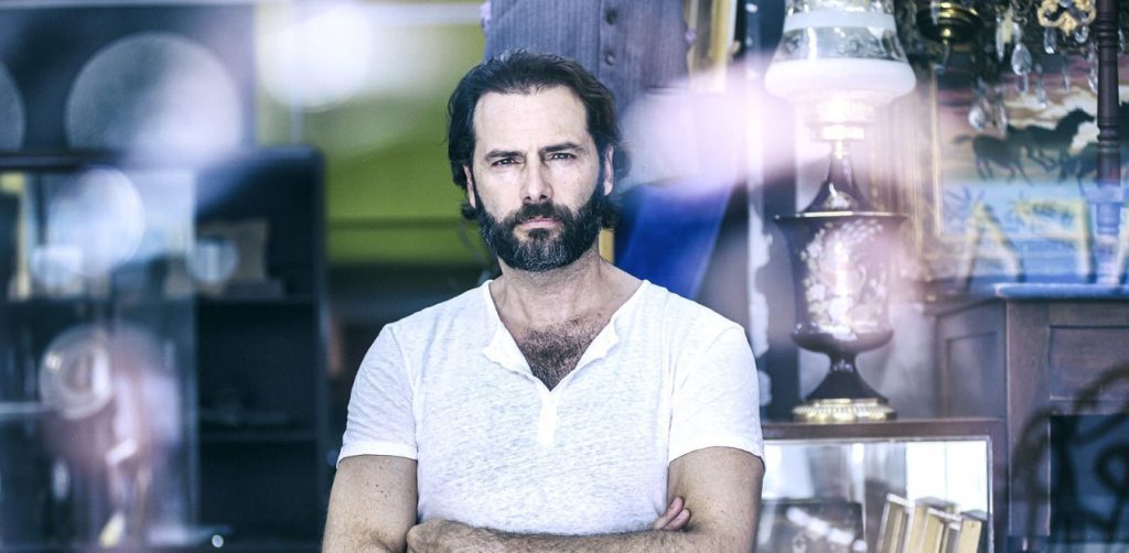 Ο Π.Μπουγιούρης «ξεσπά» κατά του Στάθη Λιβαθινού: «Επιτέλους! Πέρασε από τη ”ρωσική σχολή” Θεάτρου και δεν ακούμπησε»